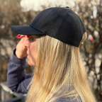 Linen Baseball Cap Black – Detail View | CacheMio®