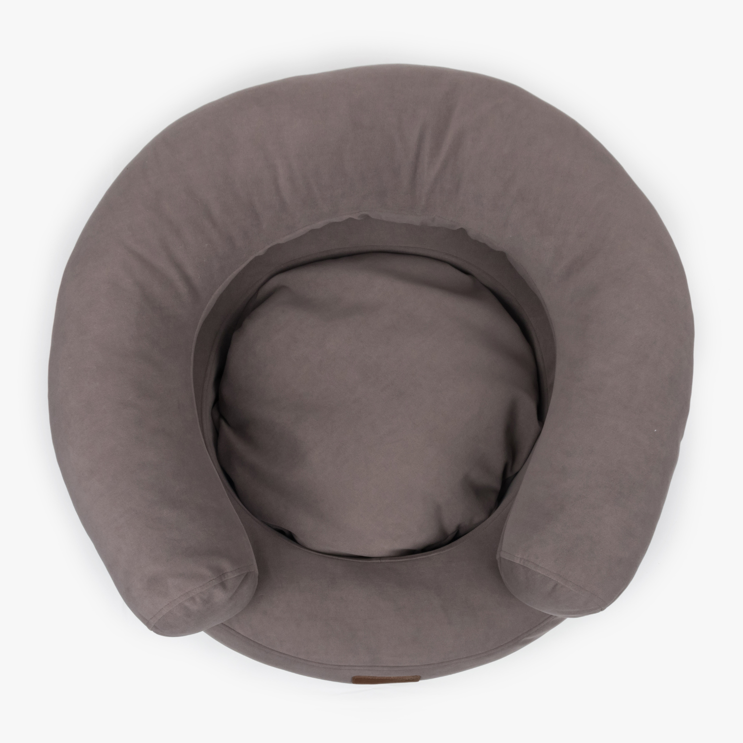 Expansive resting core of the dark neutral orthopedic bed exposes the 360-degree anatomical security engineered for deep canine sleep.